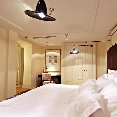 Hotel Cort 4*